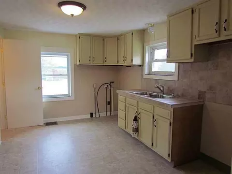 3676 Johnson Rd, Springfield, OH 45502 photo 5