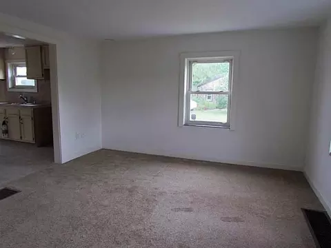 3676 Johnson Rd, Springfield, OH 45502 photo 3