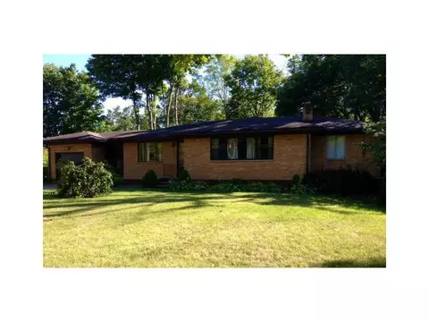 2811 Ash Dr, Springfield, OH 45504 photo 2