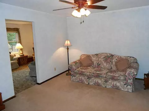 2245 Leon, Springfield, OH 45502 photo 3