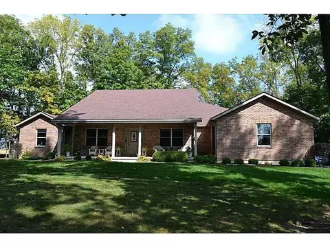 640 Stonecroft Dr, Springfield, OH 45502 photo 1
