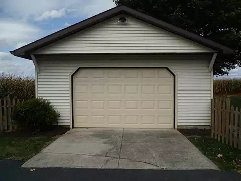 3800 Hustead Rd, Springfield, OH 45502 photo 6