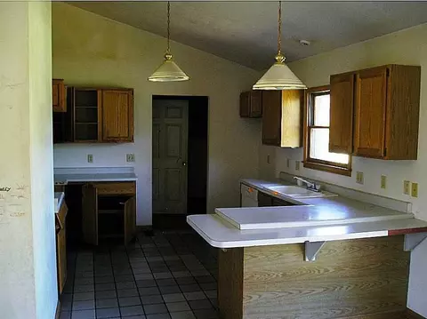 3050 Myers Rd, Springfield, OH 45502 photo 3