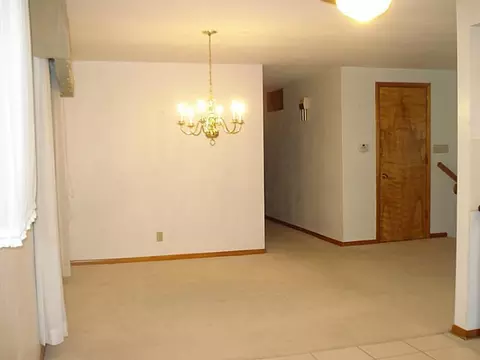 2450 Erter Dr, Springfield, OH 45503 photo 2