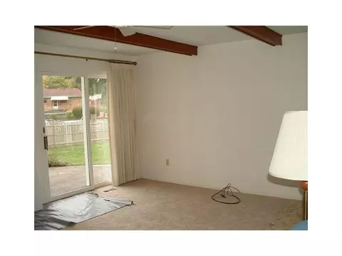 537 Rebecca Dr, Springfield, OH 45503 photo 4