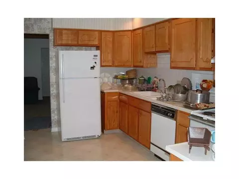 537 Rebecca Dr, Springfield, OH 45503 photo 5