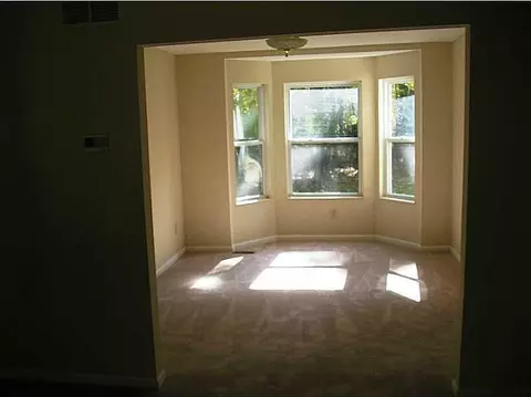 979 Willow Rd, Springfield, OH 45502 photo 4