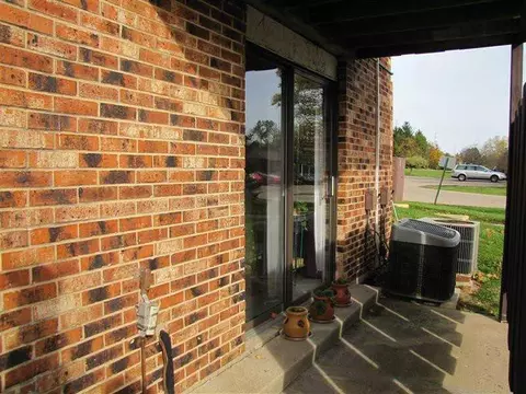 647 Villa #L, Springfield, OH 45503 photo 14