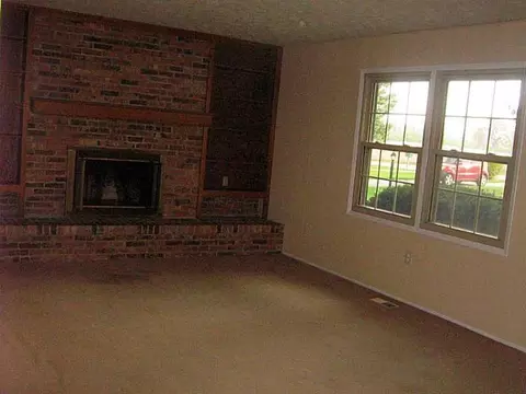 610 E Possum Rd, Springfield, OH 45502 photo 3
