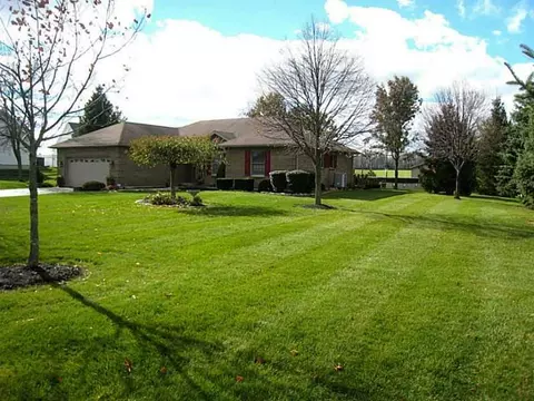 5481 Knollwood Rd, Springfield, OH 45502 photo 2