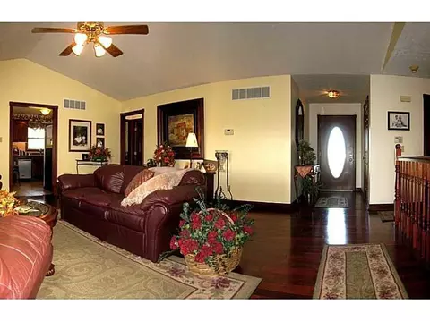 5481 Knollwood Rd, Springfield, OH 45502 photo 9
