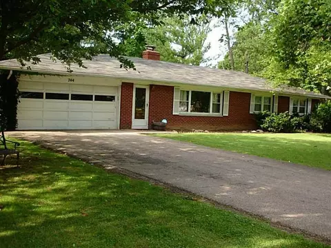 744 Wellington, Springfield, OH 45506 photo 1