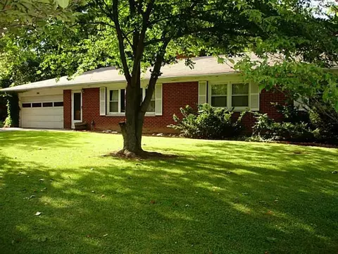 744 Wellington, Springfield, OH 45506 photo 2
