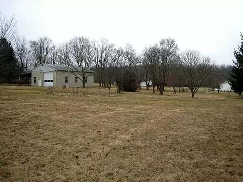 543 E County Line Rd, Springfield, OH 45502 photo 3
