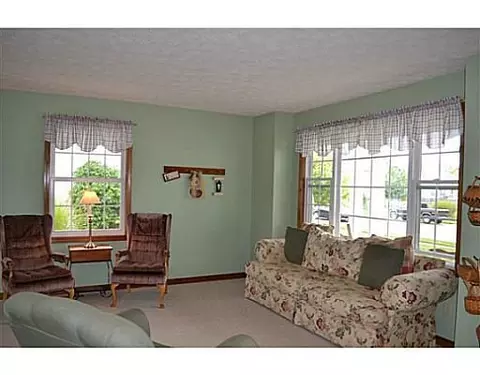 5824 W Ridgewood Rd, Springfield, OH 45503 photo 2