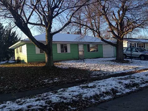 1955 Pompano St, Springfield, OH 45506 photo 1