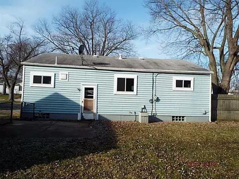 442 Travis Dr, Dayton, OH 45431 photo 2
