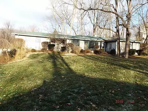 2600 Marinette Dr, Springfield, OH 45503 photo 1