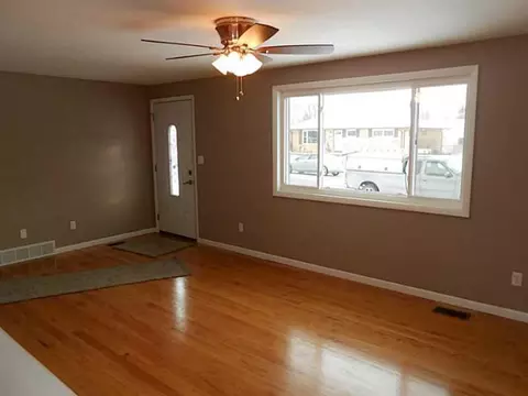 1060 Blaine, Springfield, OH 45503 photo 3