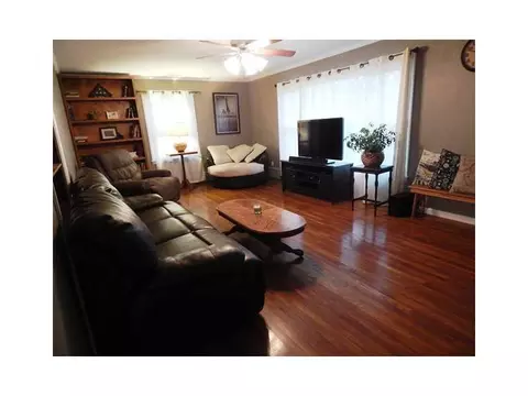423 E State, Botkins, OH 45306 photo 2