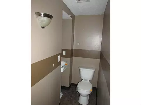 211 S Main, De Graff, OH 43318 photo 16
