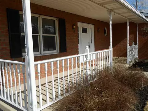 2240 Green Knl, Springfield, OH 45502 photo 2