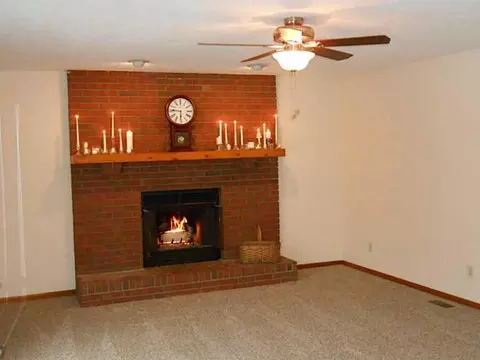 2240 Green Knl, Springfield, OH 45502 photo 8