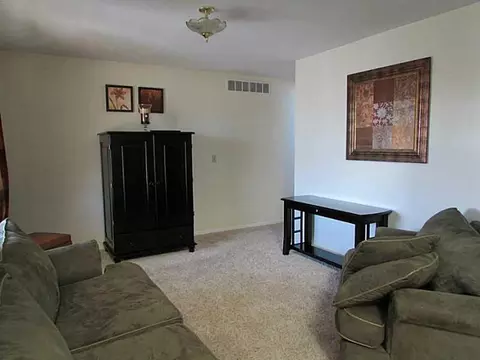 2736 Willow Rd, Springfield, OH 45502 photo 2