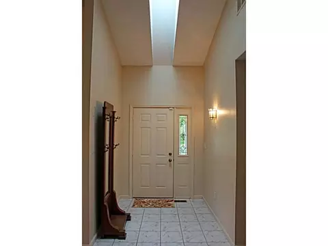 1103 Kingsgate, Springfield, OH 45503 photo 2