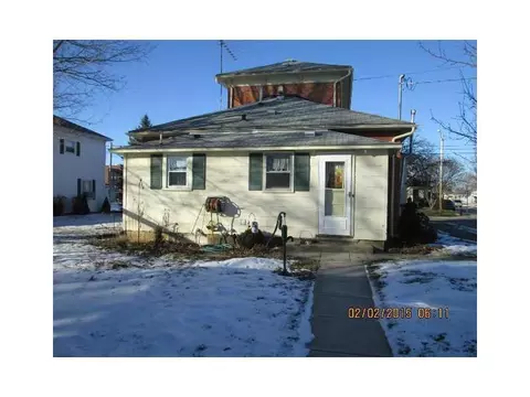 425 E Walnut St, Covington, OH 45318 photo 2