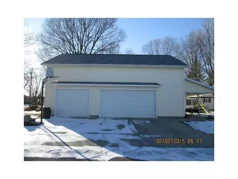 425 E Walnut St, Covington, OH 45318 photo 3
