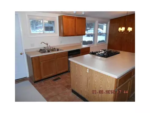 1524 Shadeland Dr, Springfield, OH 45503 photo 2