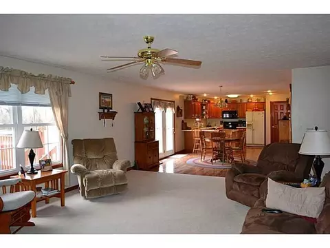 3310 Windy Ridge Dr, Springfield, OH 45502 photo 8