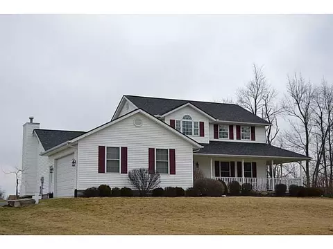 3310 Windy Ridge Dr, Springfield, OH 45502 photo 2