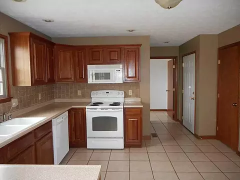 3936 Pinewood, Springfield, OH 45502 photo 5