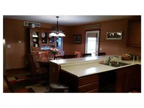 877 E Blee, Springfield, OH 45502 photo 4