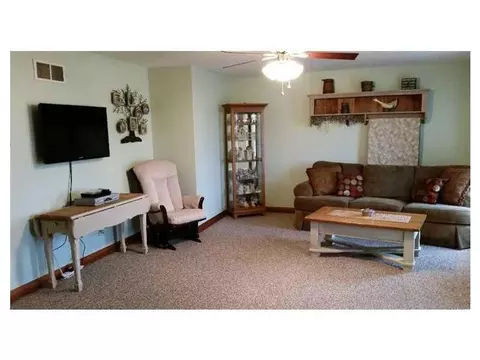 877 E Blee, Springfield, OH 45502 photo 7