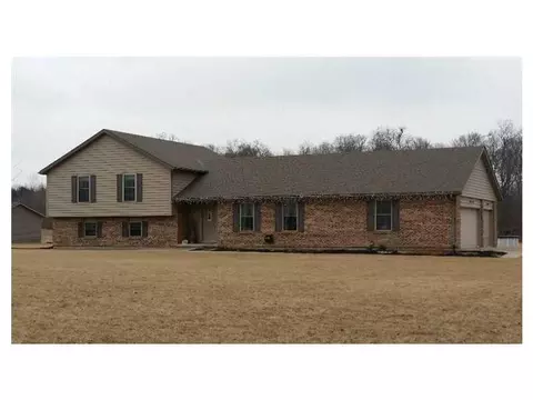 877 E Blee, Springfield, OH 45502 photo 1