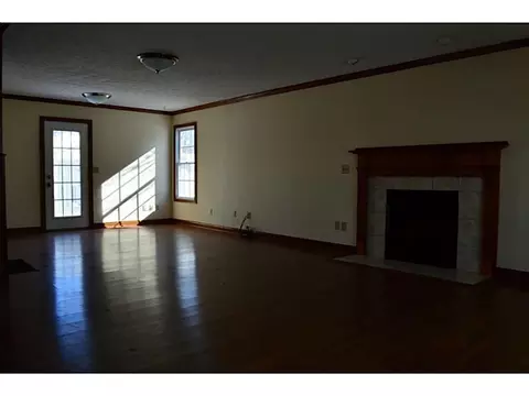 4521 Chapman Ln, Springfield, OH 45503 photo 2