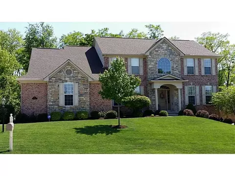 153 Sapphire Dr, Dayton, OH 45458 photo 1
