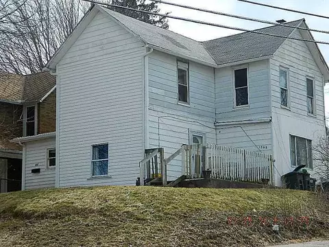 1565 Warder St, Springfield, OH 45503 photo 1