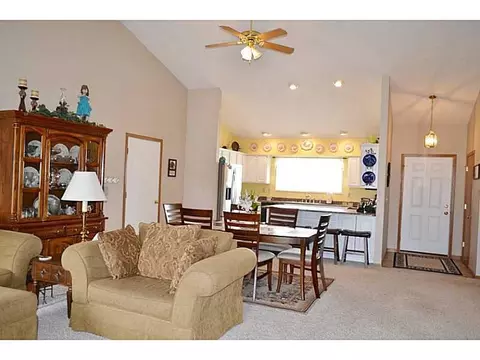 1790 Pinehurst Dr #..., Springfield, OH 45502 photo 5