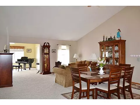 1790 Pinehurst Dr #..., Springfield, OH 45502 photo 6