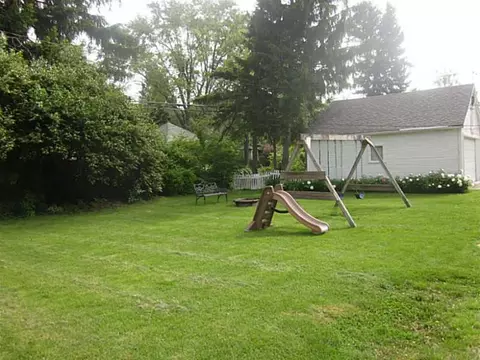 208 Dover Rd, Springfield, OH 45504 photo 2