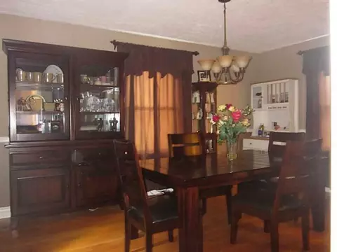 208 Dover Rd, Springfield, OH 45504 photo 8