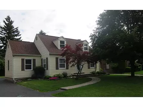 208 Dover Rd, Springfield, OH 45504 photo 1