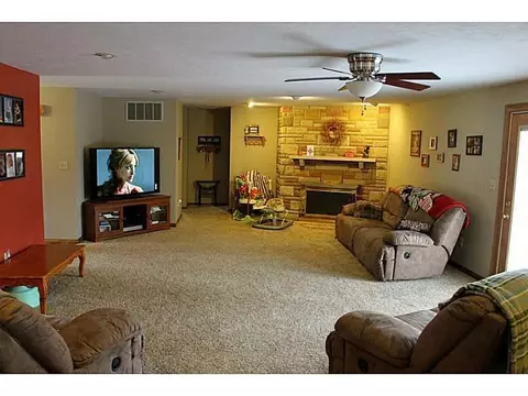 4251 Tacoma St, Springfield, OH 45503 photo 5