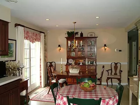 2800 Locust Dr, Springfield, OH 45504 photo 9