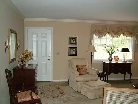 2800 Locust Dr, Springfield, OH 45504 photo 4