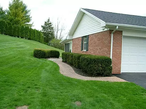 2800 Locust Dr, Springfield, OH 45504 photo 22